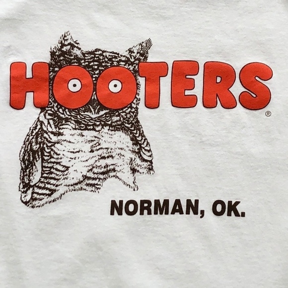Hooters, Vintage T shirt, Norman, Oklahoma, Mens, Size Med, Good Condition - Picture 4 of 8